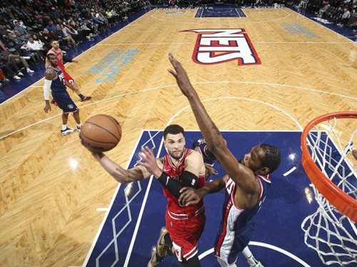 跟队记者：莱奥可能会在对阵那不勒斯时担任替补.