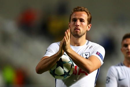 体育八千球迷到场助威 山东男篮主场气势如虹