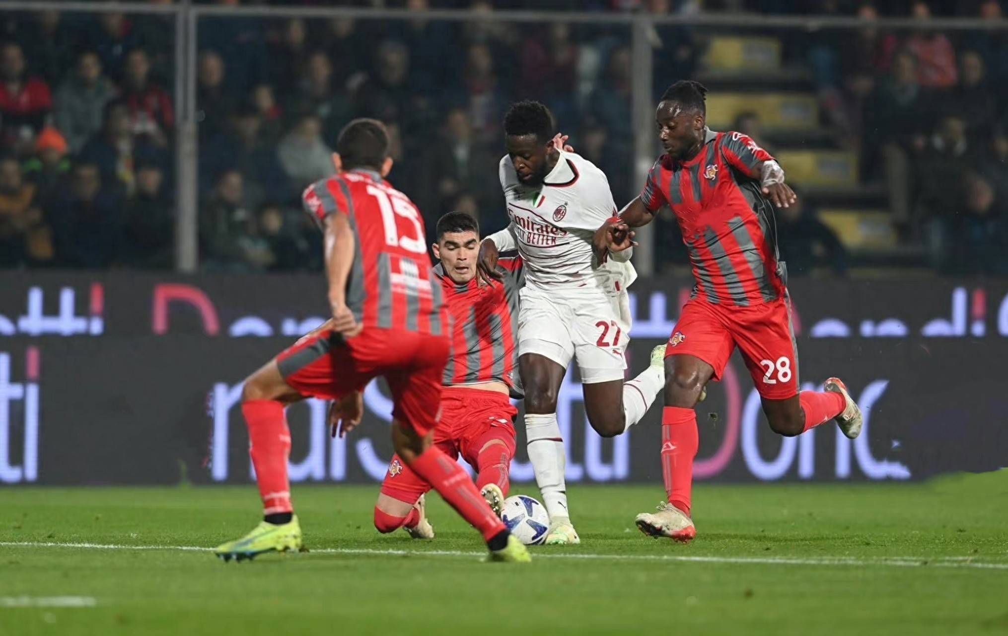 罗马诺：勒沃库森接近签下塞维利亚中卫巴代 转会费超2500万欧