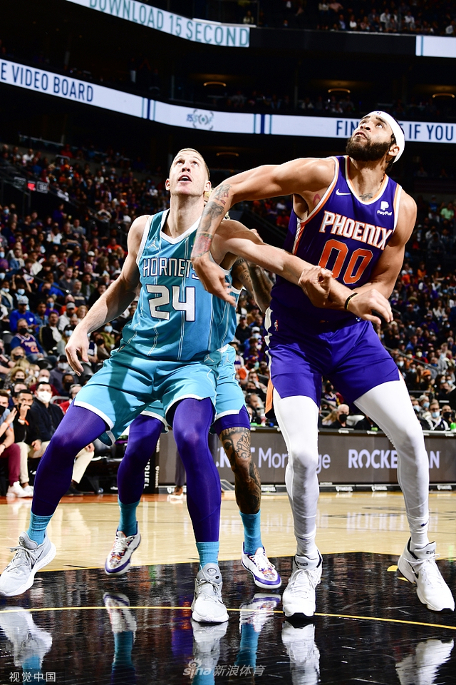 罗马诺：勒沃库森接近签下塞维利亚中卫巴代 转会费超2500万欧