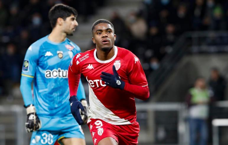 凯尔特人失去潜在助力！中锋困境或将影响下赛季